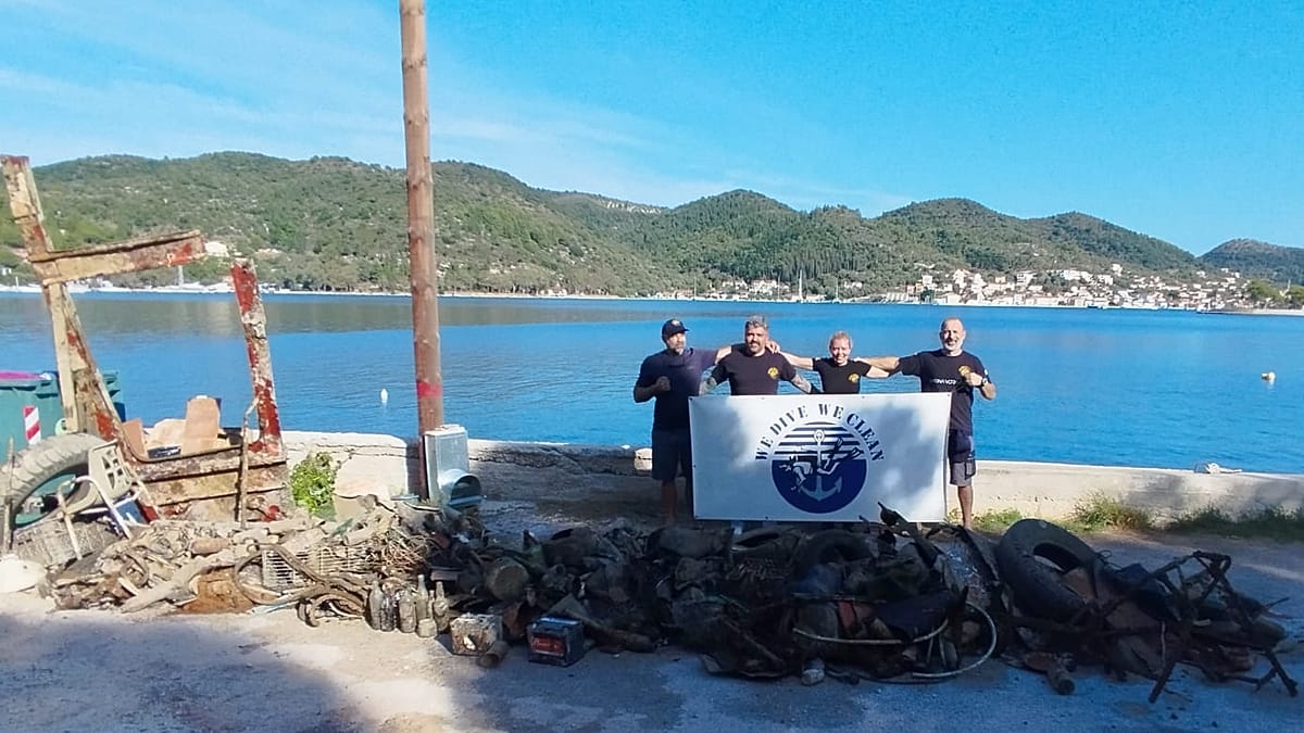 Итака: команда We Dive We Clean подняла 1,3 т мусора со дна моря